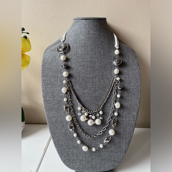 Bundle/Set. Silver Tone/Pearls/Rhinestones Necklace, Bracelet & Earrings. - Picture 2 of 8